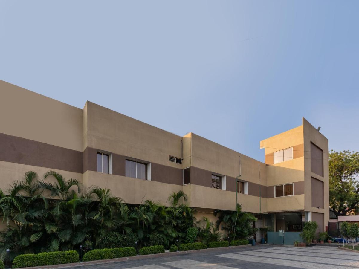 Spot On 73694 Hotel Prakash Saharanpur Buitenkant foto
